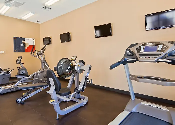 Hotel Microtel & By Wyndham 3*