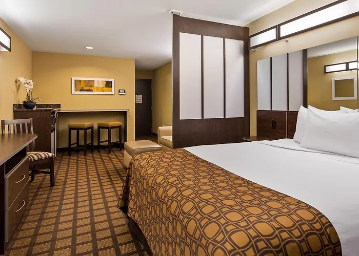 Microtel & By Wyndham 3*